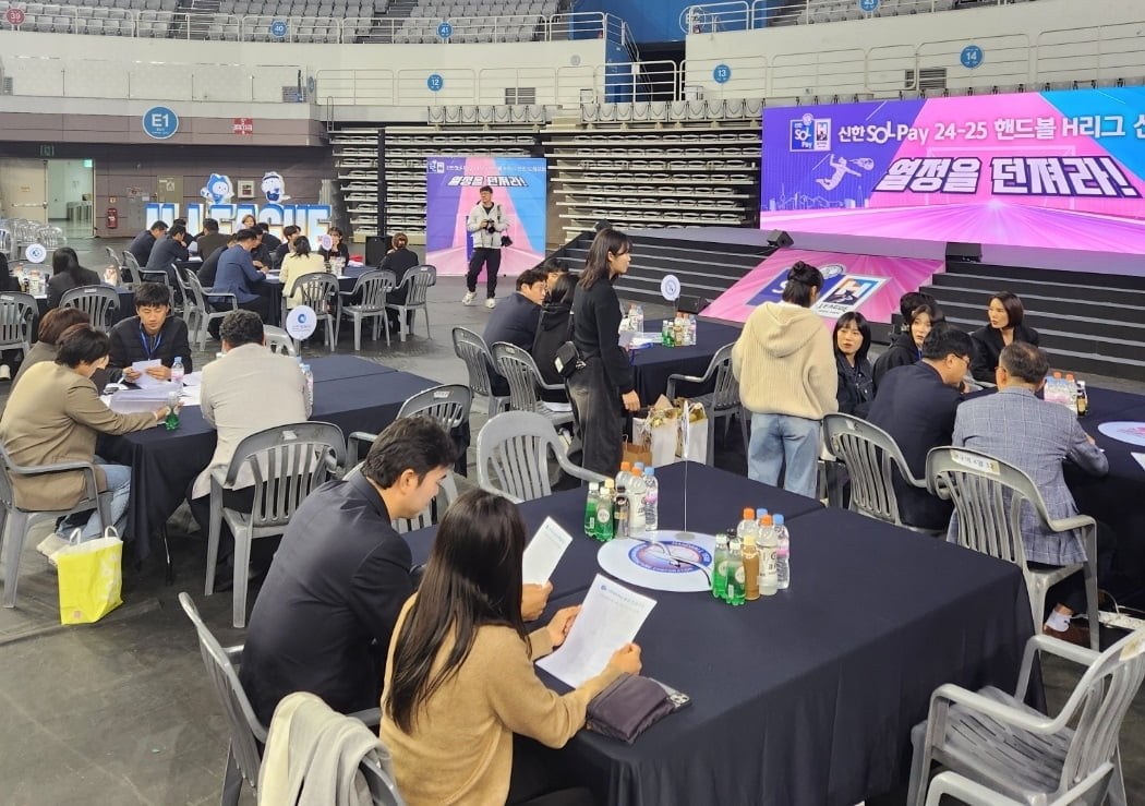 乌迪内斯vs科莫全场数据：射门数10-21，射正数3-4