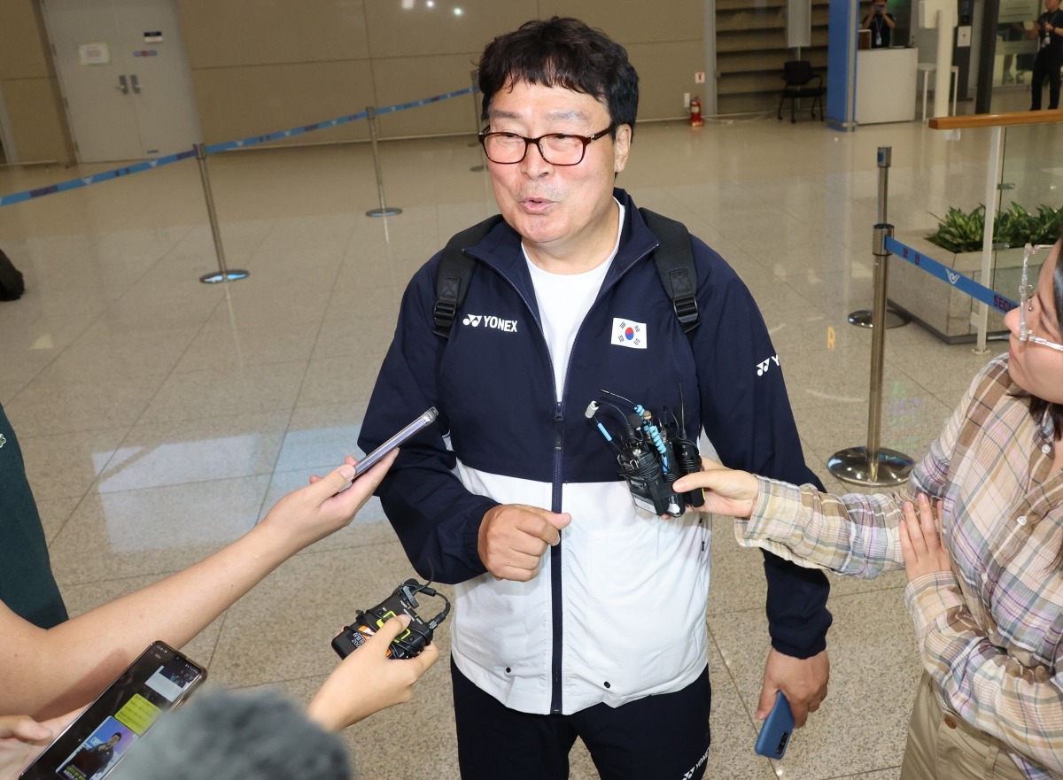 中距离大师！德罗赞国王首秀目前跳投3中3得到6分