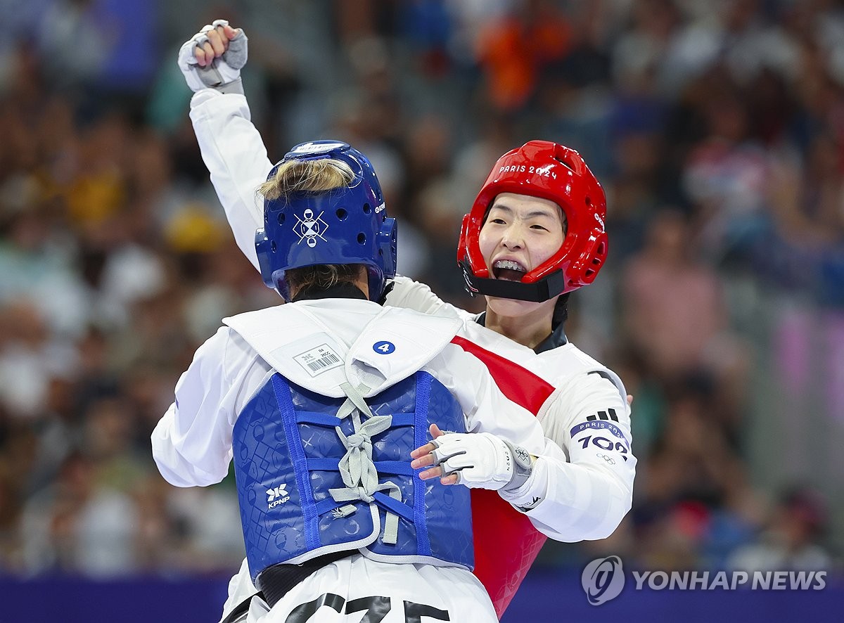西班牙国家队号码：亚马尔10号、萨拉戈萨11号、梅里诺6号