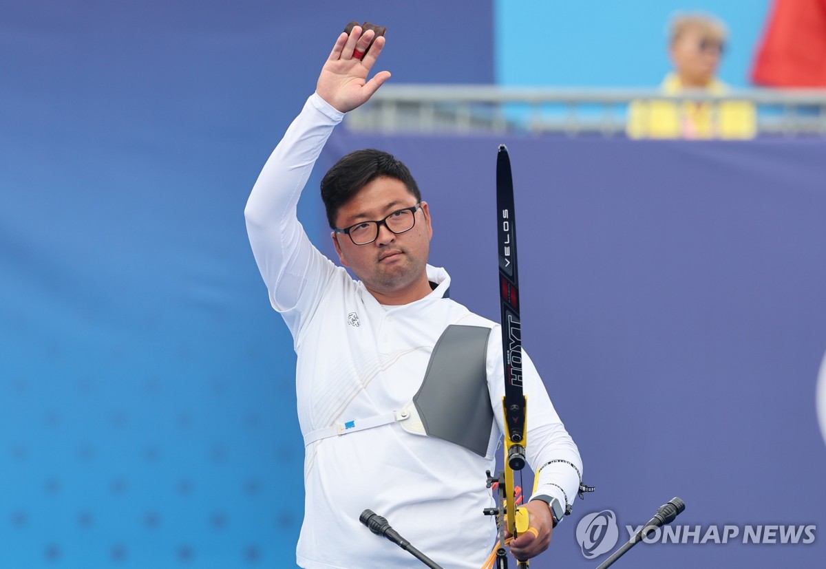 西媒：亚马尔脚踝仍有痛感，确定无缘出战布雷斯特