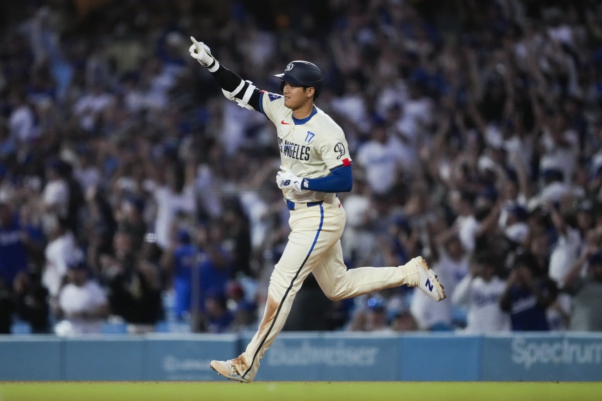 掘金vs尼克斯前瞻：内线对决约基奇PK唐斯 掘金主场作战冲2连胜
