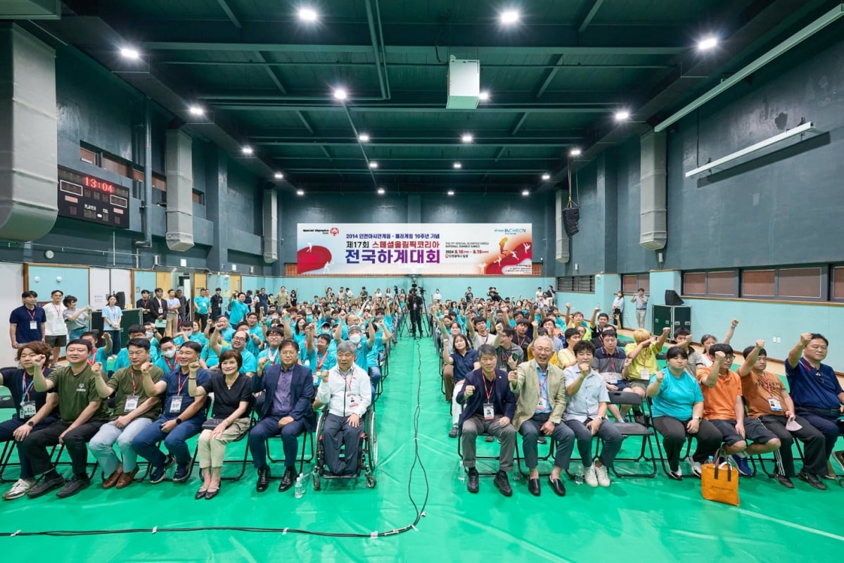 辽沪热身两队全赢家！威尔斯攻守兼备，霍金斯和血布齐全部上双！