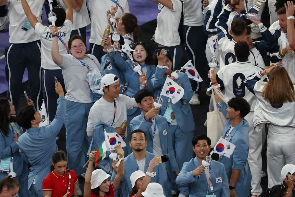 老鹰第三节轰出一波25-6将比反超并领先9分