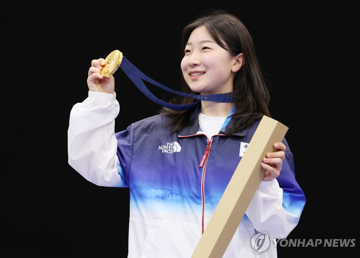迷途知返？瓜迪奥拉承认小阵容不够用 明夏或大手笔引援