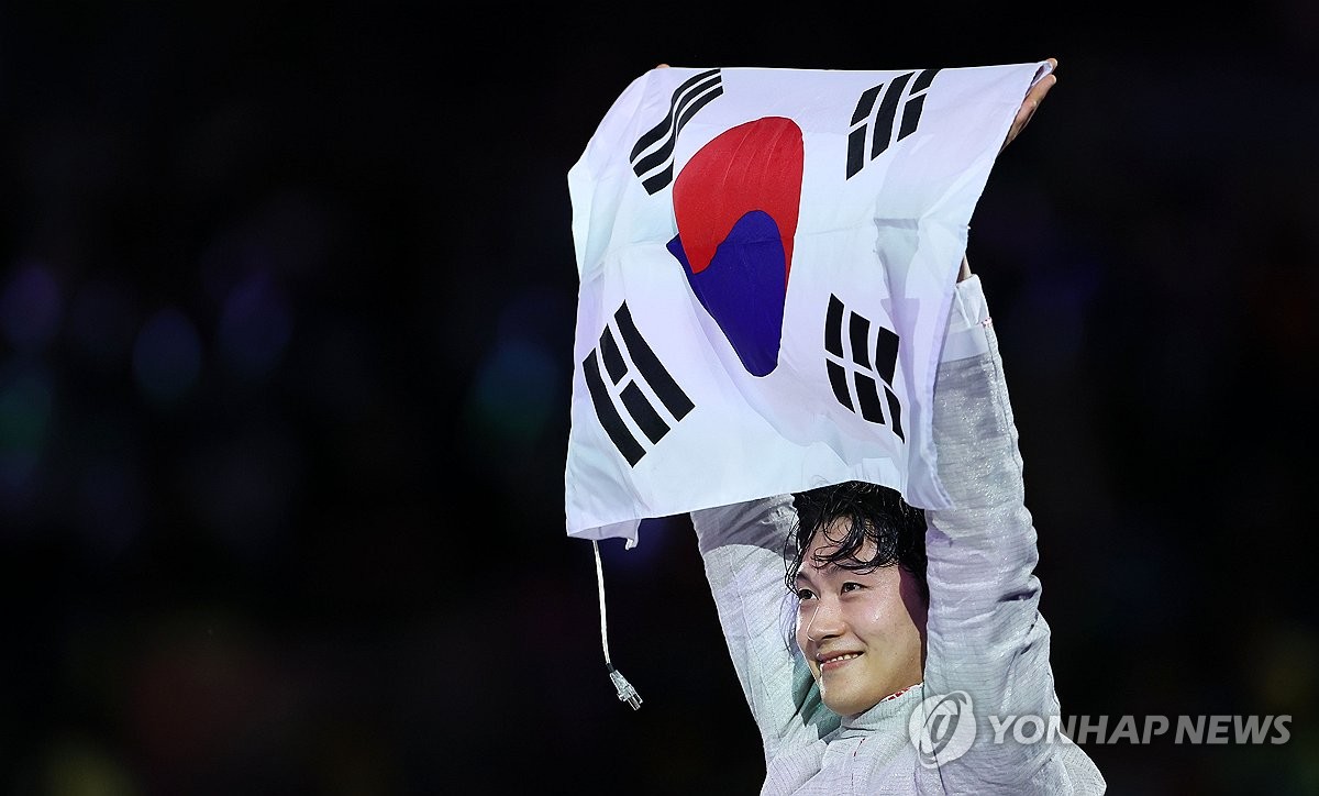 “pep out”话题登上英国热搜，两天前他刚与曼城完成续约