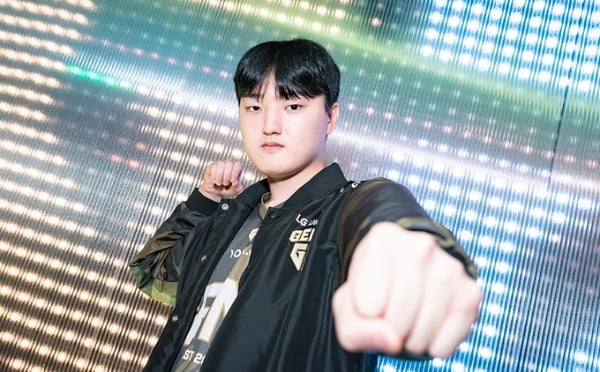 罗马诺：纽卡正在推进安东尼·戈登续约事宜 球队对其持乐观态度