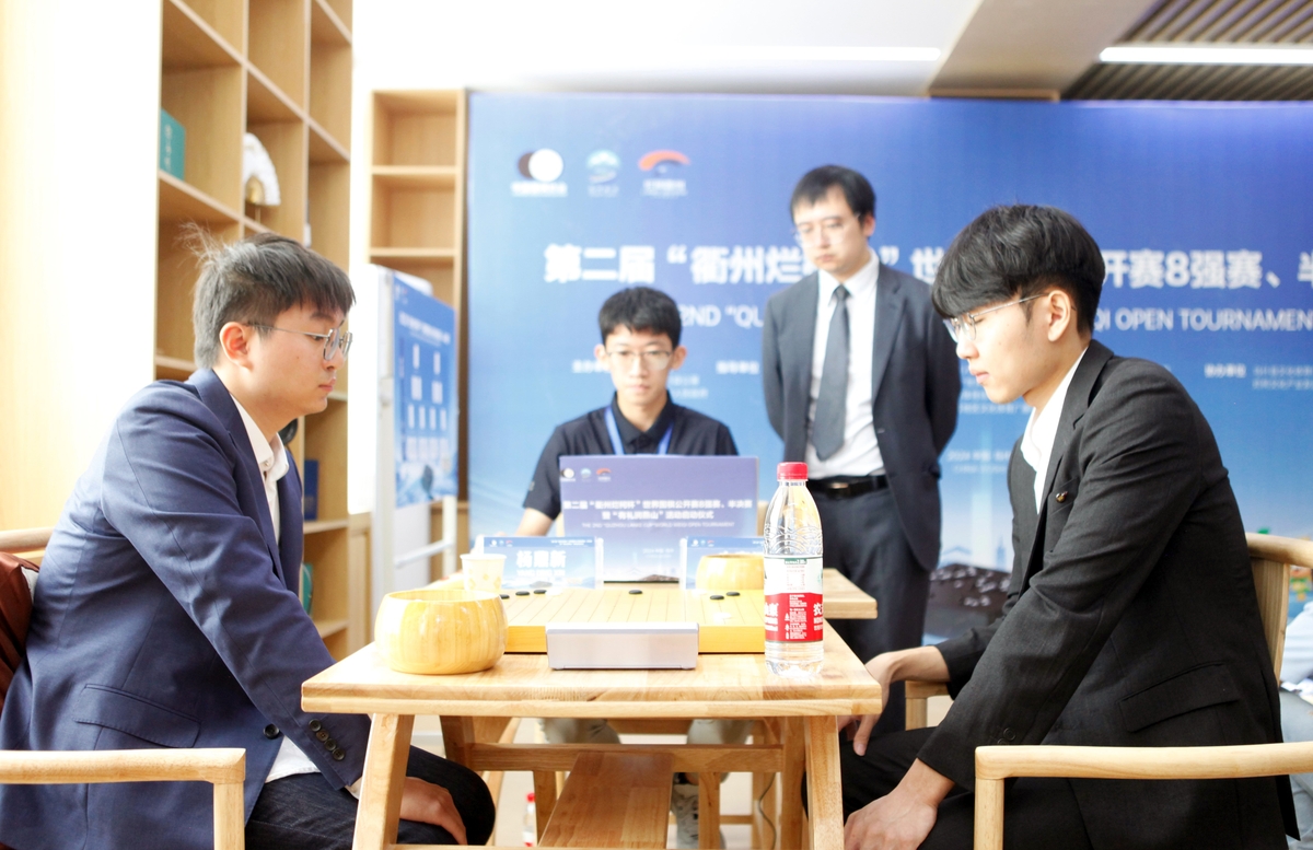 埃里克森打趣：俱乐部里有人说我和霍伊伦之间像父子关系