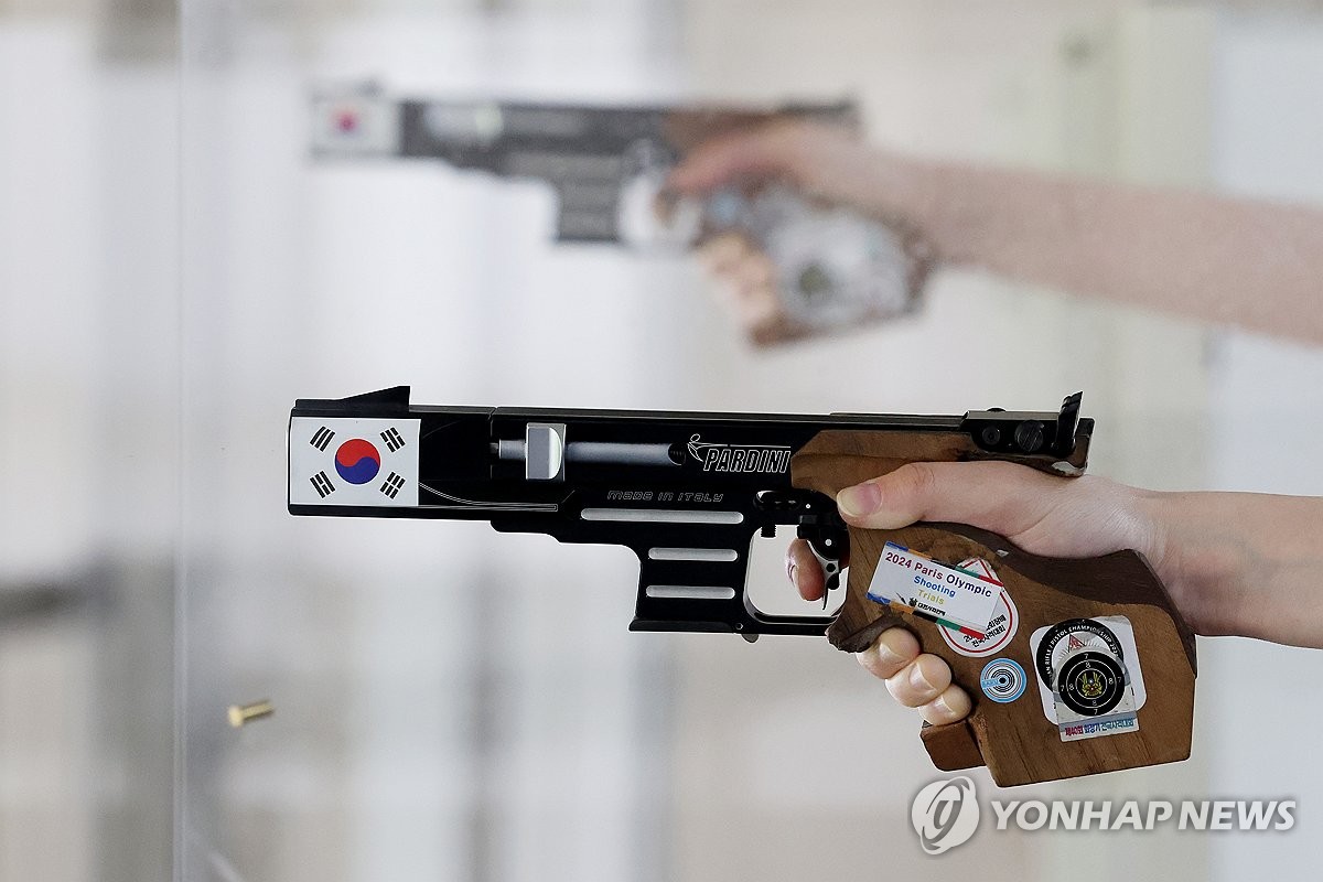 反客为主！辛克纳格暴趟劲射死角破门，博德闪耀2-1曼联