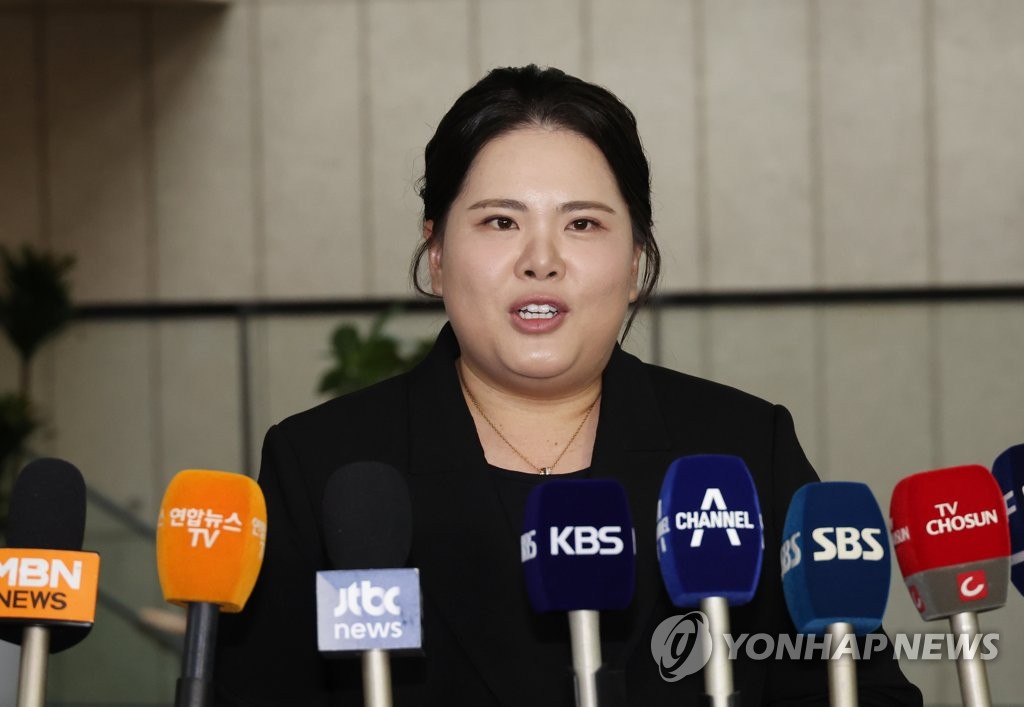 湖人球员至今总正负值：拉塞尔&八村断档领先，詹姆斯倒数第一，浓眉第九