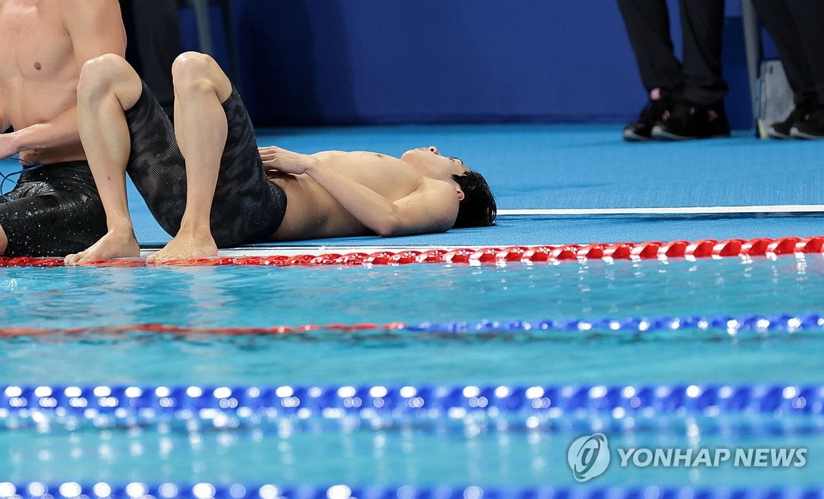 记者：阿森纳球员也不清楚斯特林来不来，萨卡还问我球队签下谁了