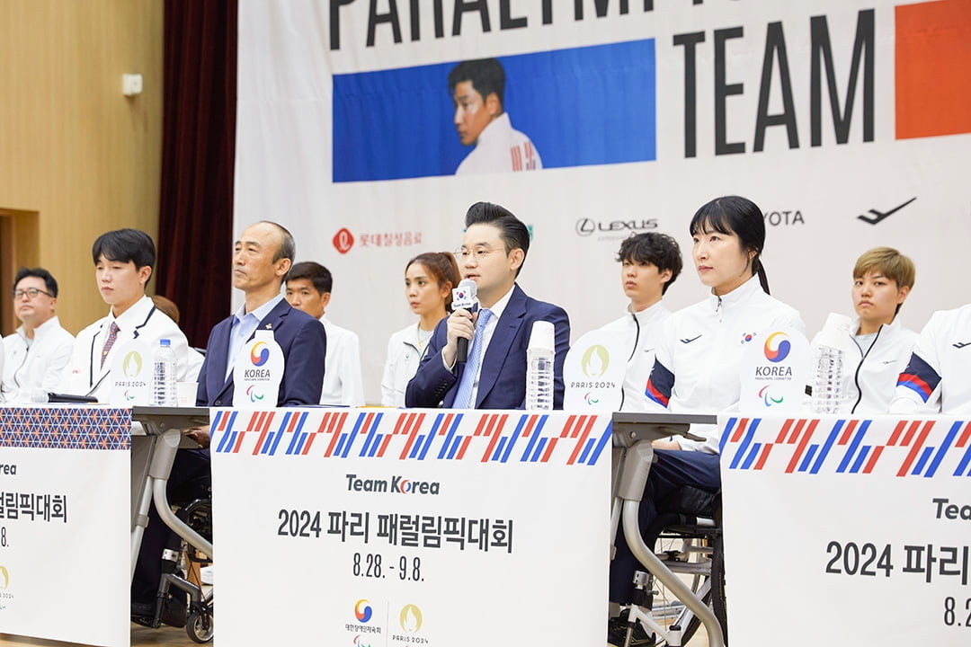 布朗尼跳投命中 获得个人NBA职业生涯首分