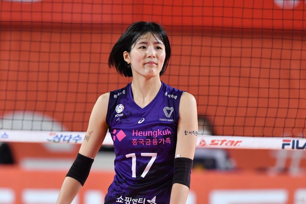 史密斯·罗破门 纽卡斯尔联客场0-2落后于富勒姆